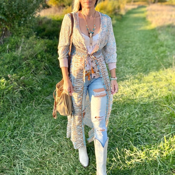 HELLO BEAUTIFUL POSHERS✨ - Picture 4 of 10